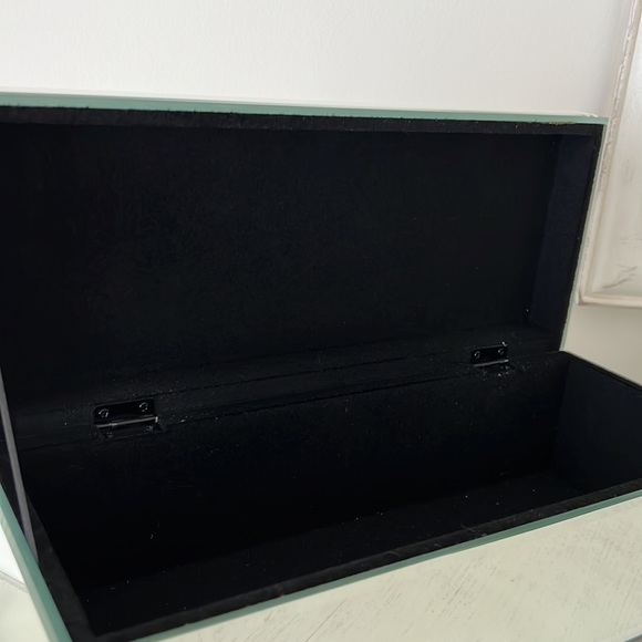 Lovely beveled glass mirror jewelry box sparkling inlay design on top - Picture 6 of 8